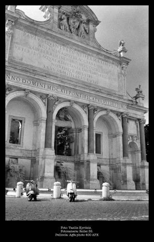 Foto: Vasilis Kyritsis.  
Fotocamera: Rollei 35.
Pellicola: Agfa photo 400 APX