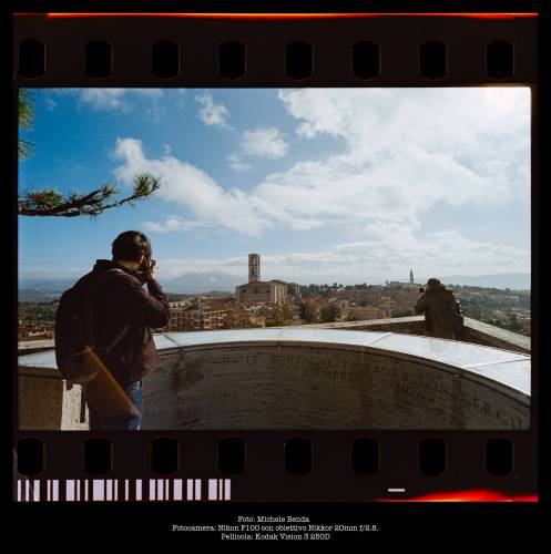 Foto: Michele Benda  
Fotocamera: Nikon F100 con obiettivo Nikkor 20mm f/2.8.
Pellicola: Kodak Vision 3 250D