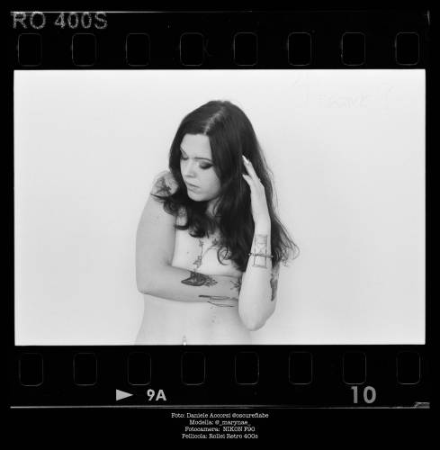 Foto: Daniele Accorsi @oscurefiabe
Modella: @_marynae_
Fotocamera:  NIKON F90
Pellicola: Rollei Retro 400s
