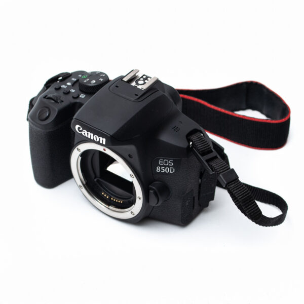 USATO: Canon EOS 850D - immagine 4