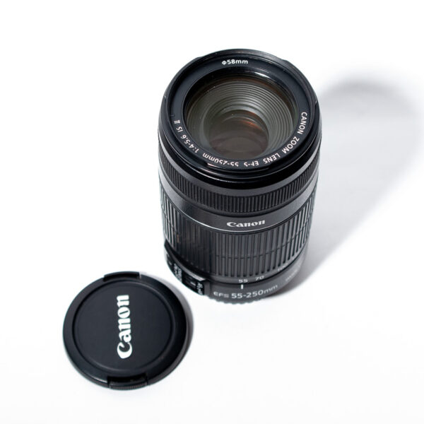 USATO: Canon EF-S 55-250mm f/4-5.6 IS II + paraluce et-60 - immagine 2