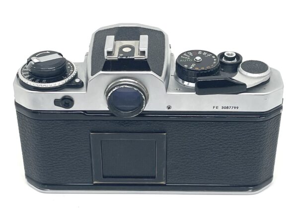 USATO: Nikon FE Body Silver - immagine 3