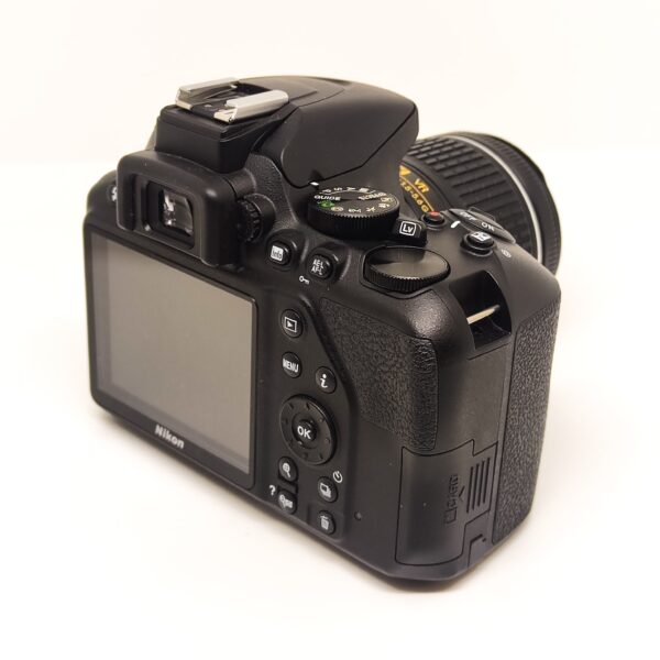 USATO: Nikon D3500 kit AF-P 18-55mm f/3.5-5.6 G DX VR - immagine 4