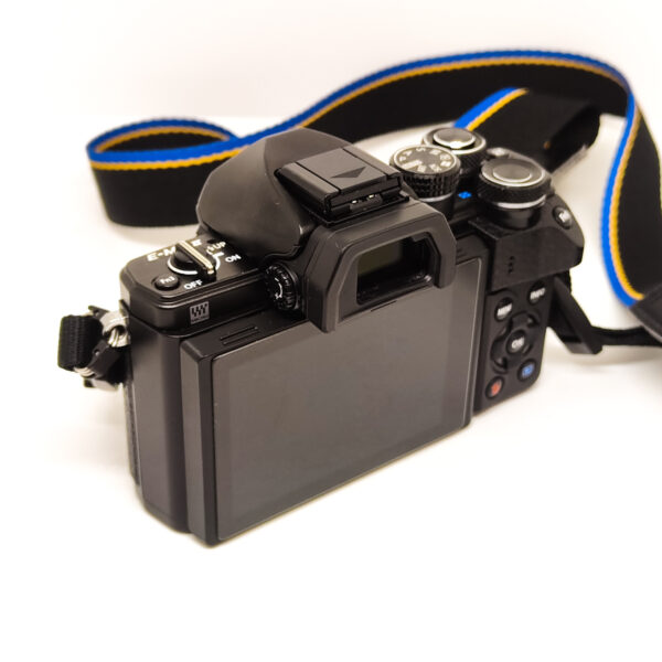 USATO: Olympus OM-D E-M10 Body - immagine 5
