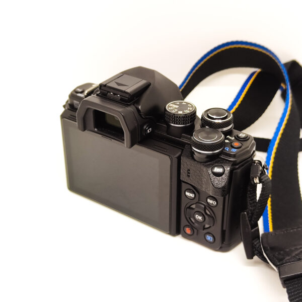 USATO: Olympus OM-D E-M10 Body - immagine 4