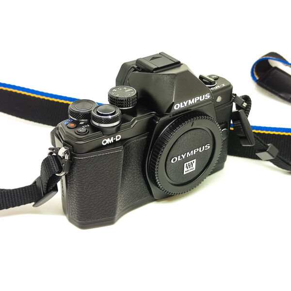 USATO: Olympus OM-D E-M10 Body - immagine 2