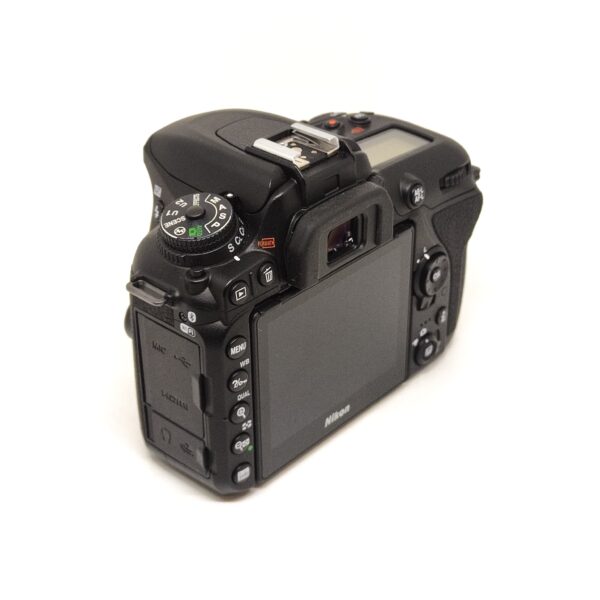 USATO: Nikon D7500 Body - immagine 6