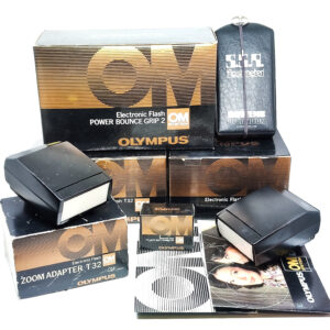 USATO: Kit flash da studio Olympus T32 x2 + accessori ed esposimetro