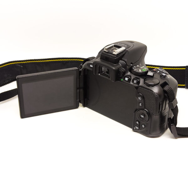 USATO: Nikon D5600 Body - immagine 6