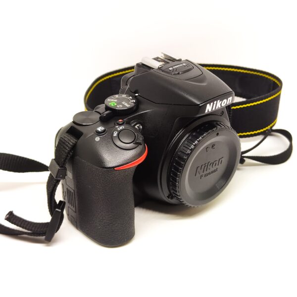 USATO: Nikon D5600 Body - immagine 3