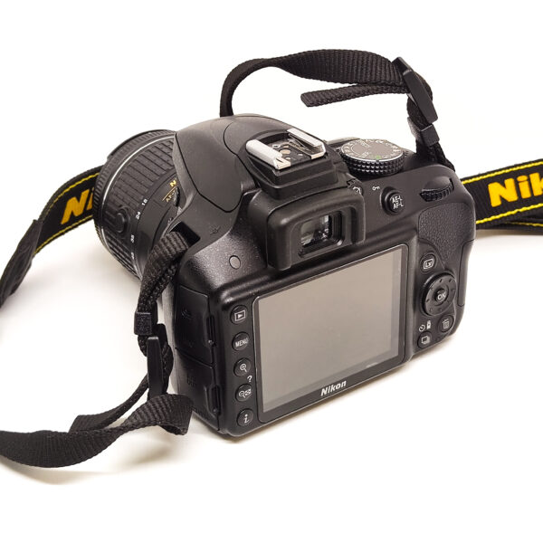 USATO: Nikon D3300 kit AF-P 18-55mm f/3.5-5.6 G DX VR - immagine 5