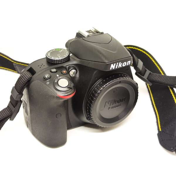 USATO: Nikon D3300 Body - immagine 3