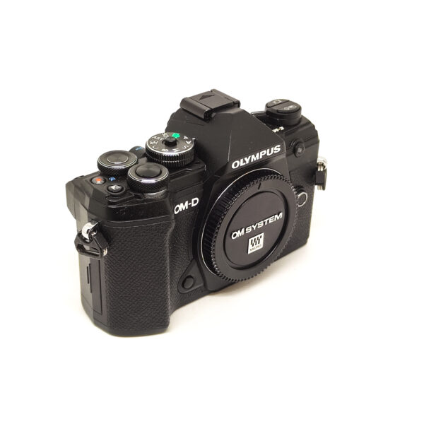 USATO: Olympus OM-D E-M5 III Body - immagine 3