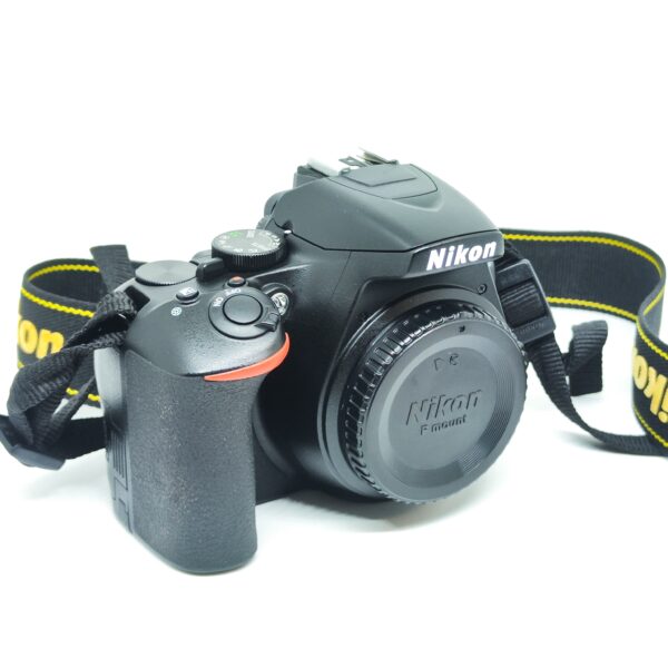 USATO: Nikon D3500 Body - immagine 2