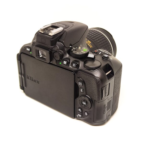 USATO: Nikon D5500 kit AF-P 18-55mm f/3.5-5.6 G DX VR - immagine 4