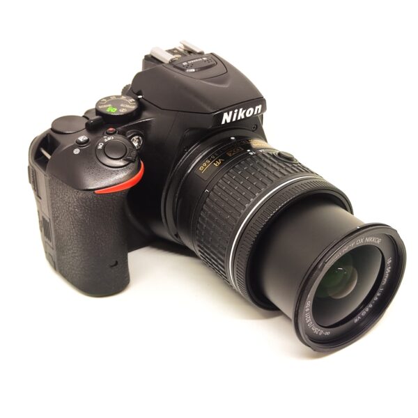 USATO: Nikon D5500 kit AF-P 18-55mm f/3.5-5.6 G DX VR - immagine 3