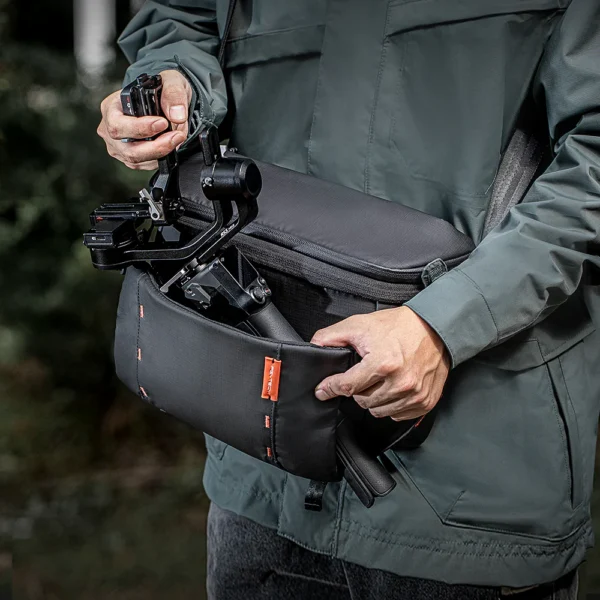 Borsa PGYTECH OneMo Sling 7L | Nero (Space Black) - immagine 2