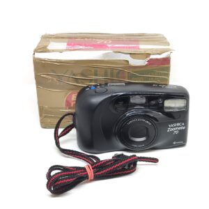 USATO: Punta e scatta Yashica Zoomate 70