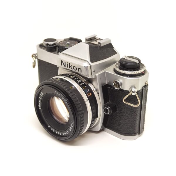 USATO: Nikon FE kit Nikon 50mm f/1.8 Serie E - immagine 2
