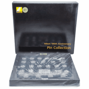 Collezione spille Nikon 100th Anniversary