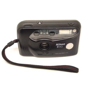 USATO: Punta e scatta Nikon AF 210