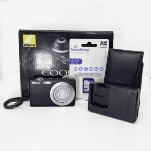 USATO: Nikon Coolpix S203 Black Kit Custodia e SD 4gb